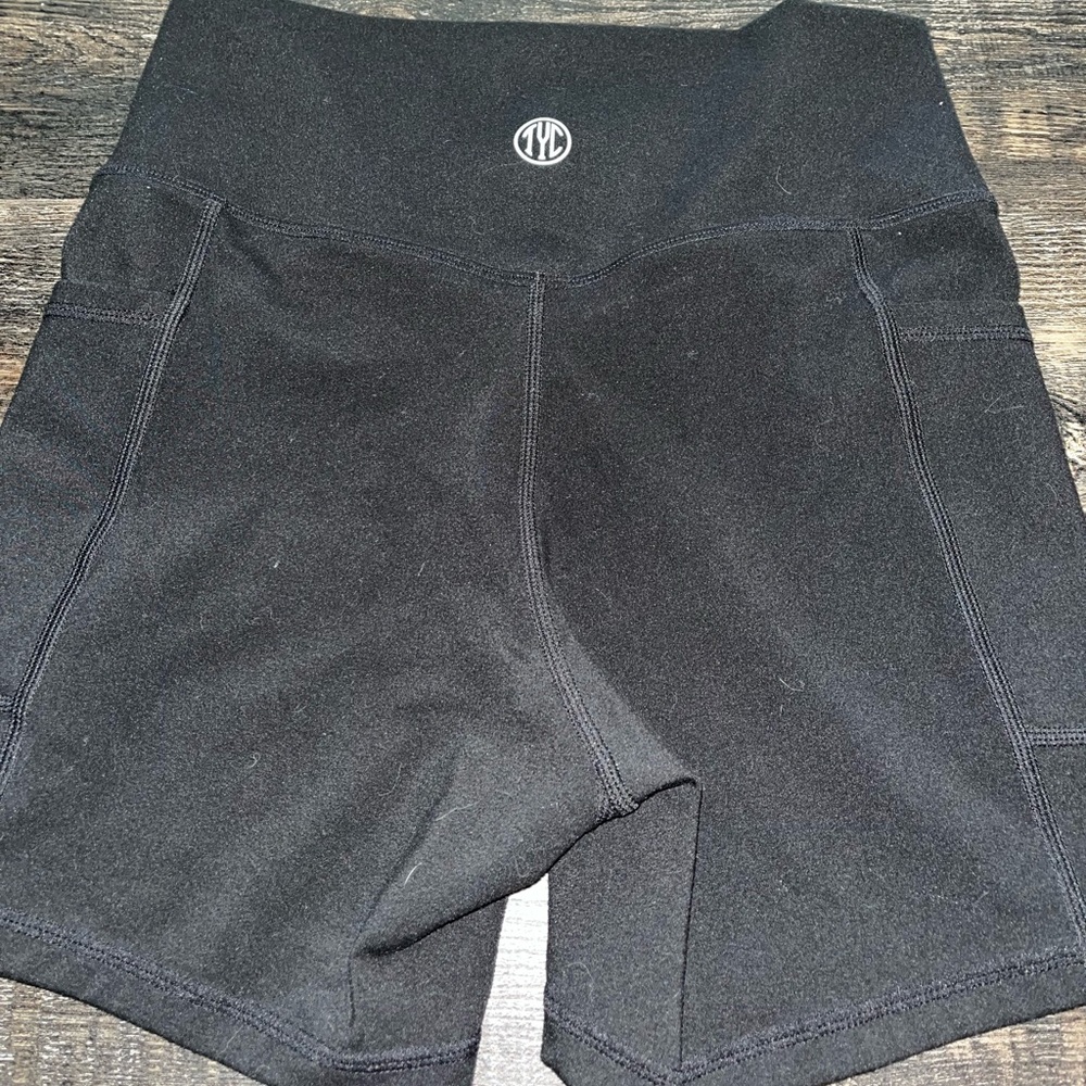 Til you collapse spandex with pockets